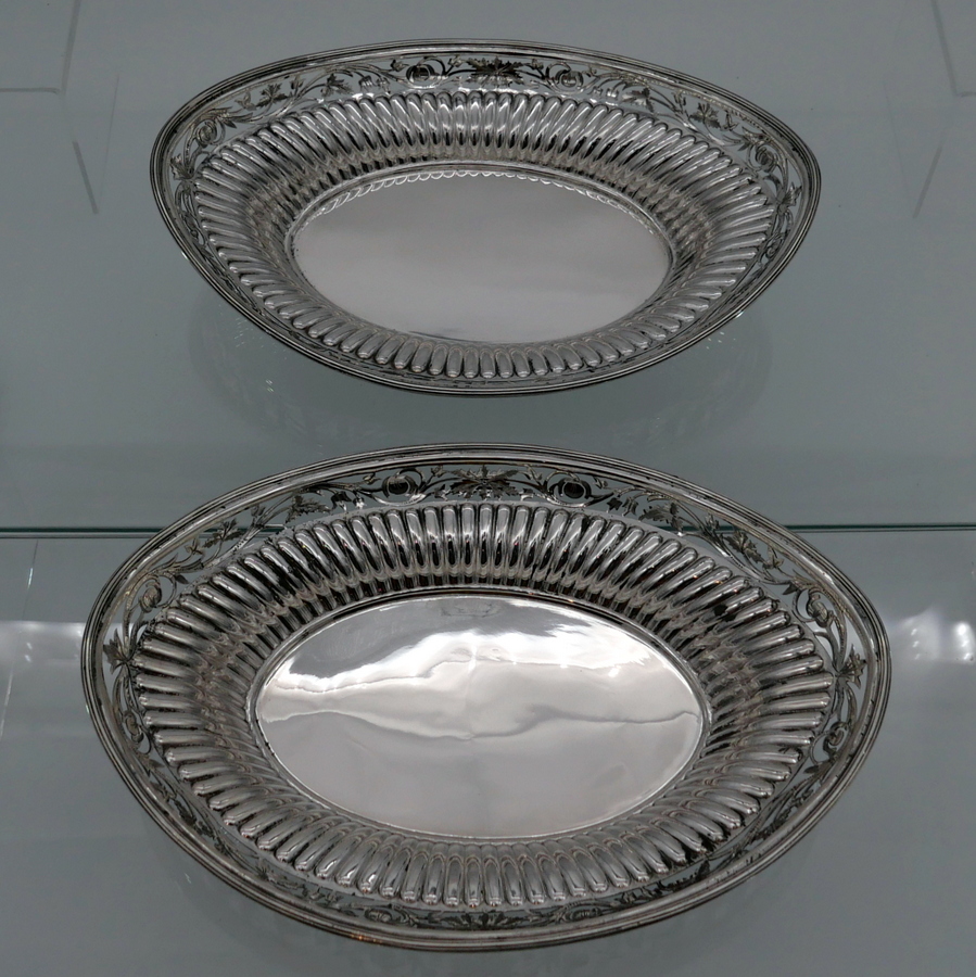 pair roll dishes
