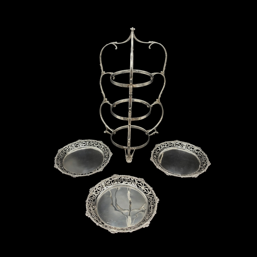 cake stand