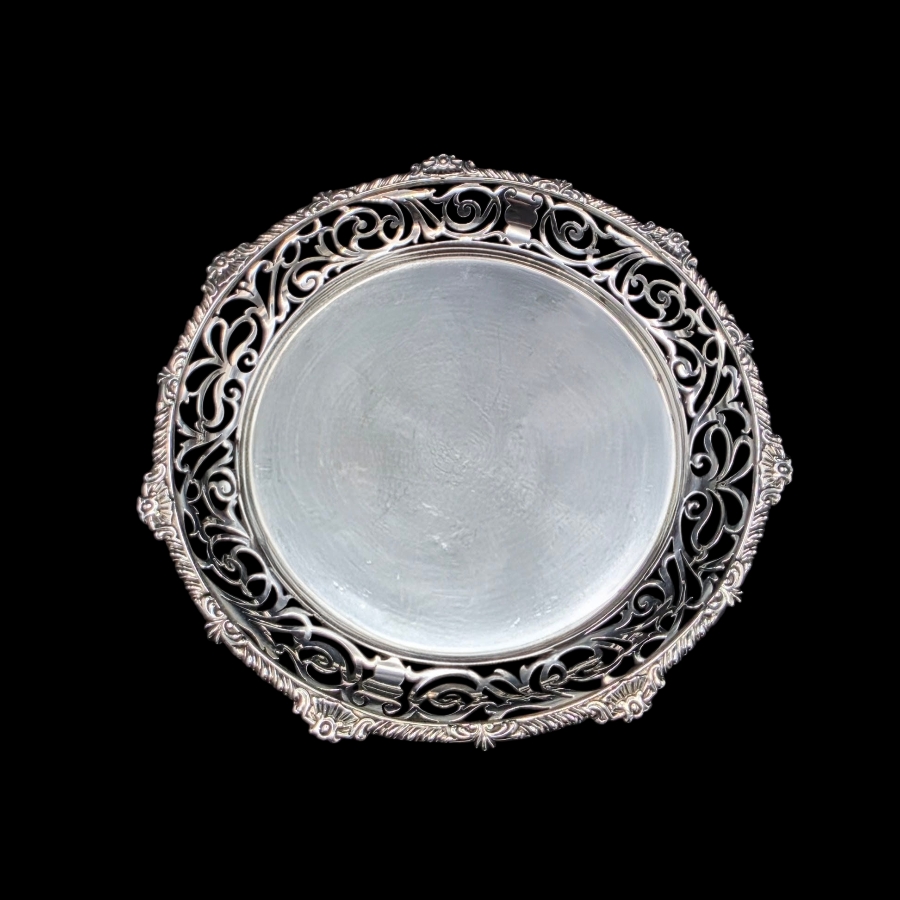 cake stand
